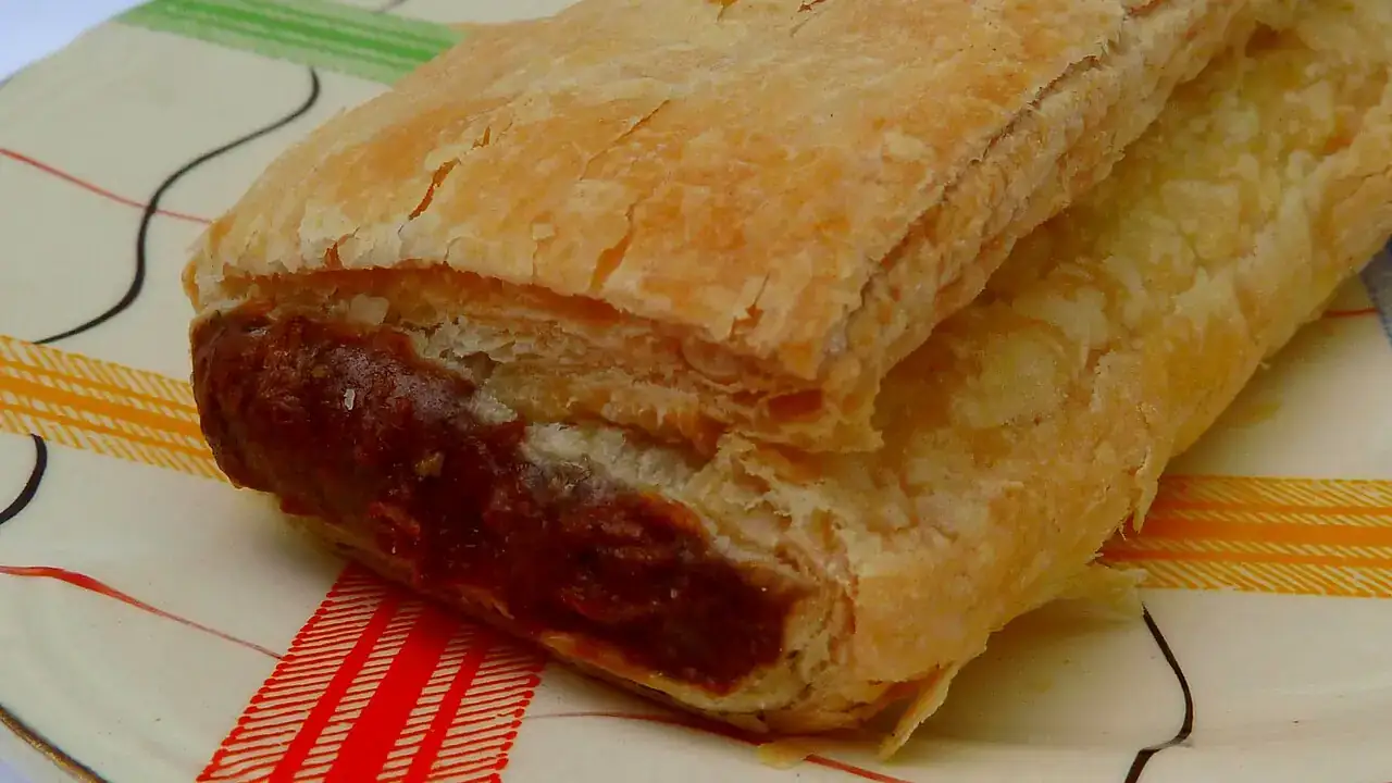 Flaky sausage roll